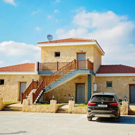 Отель Tekos Golden Hill & Restaurant At Karpaz 3*