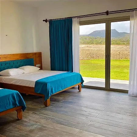 Tekos Golden Hill & Restaurant At Karpaz Отель