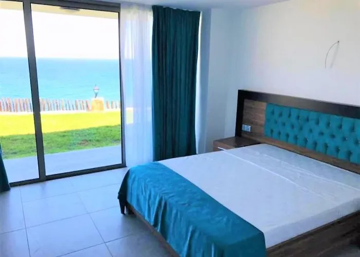 ホテル Tekos Golden Hill & Restaurant At Karpaz Agios Sergios