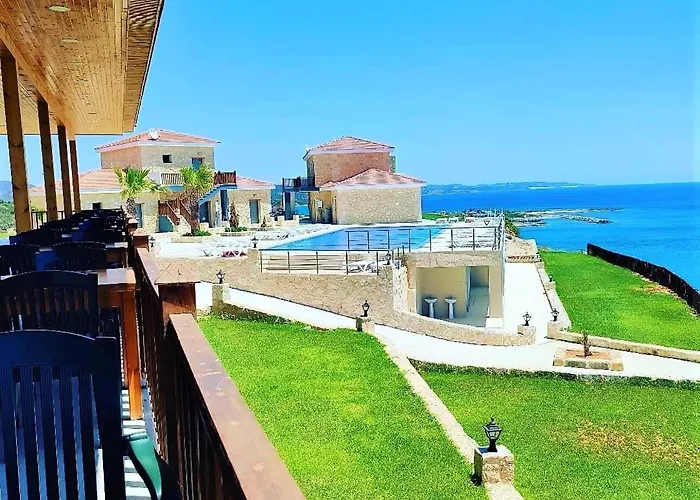 Tekos Golden Hill & Restaurant At Karpaz